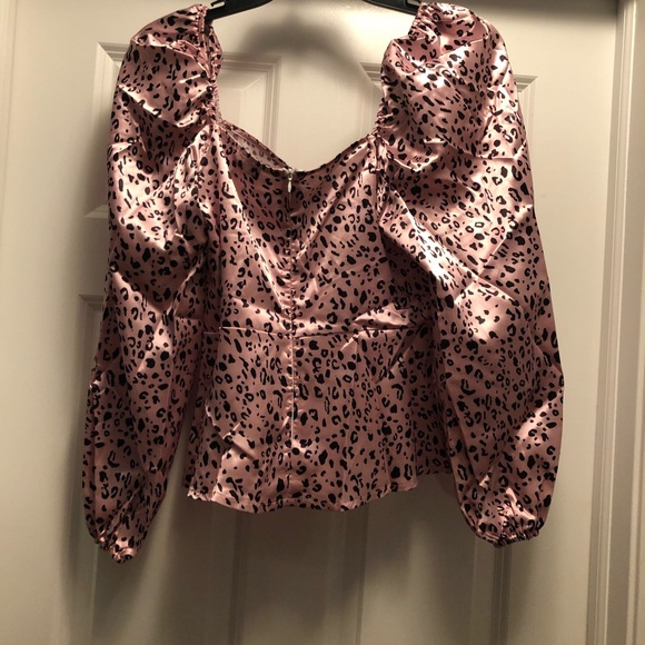 NWT Shiny Pink Animal Print Crop Top. Sz M. - Picture 2 of 3